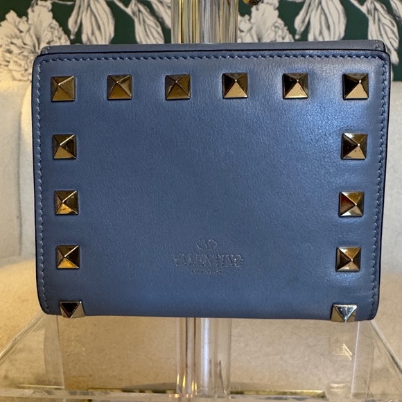 Valentino Garavani Authentic Blue Wallet with Gold Studs Full Inclusion - Picture 5 of 16